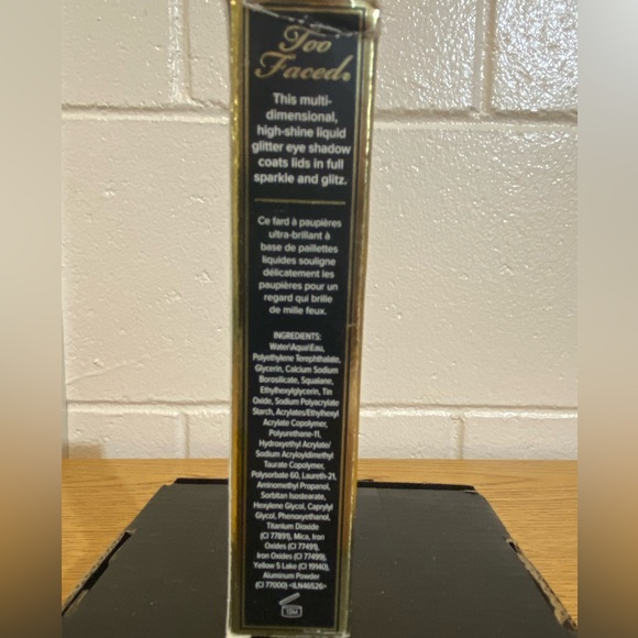 Too Faced Twinkle Twinkle black gold liquid glitter eyeshadow - Picture 3 of 4